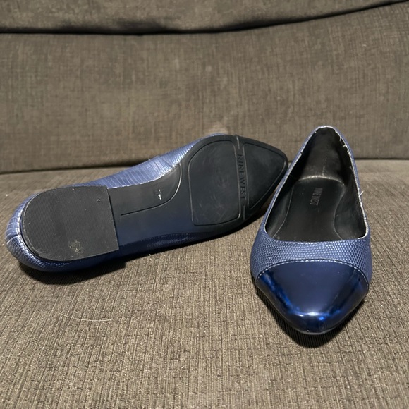 NINE WEST Flats with Patent Leather Toe - Picture 4 of 5
